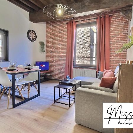 Appartamento "La Fenetre Sur Le Marche" De Miss.K Conciergerie Châtillon-sur-Chalaronne Esterno foto